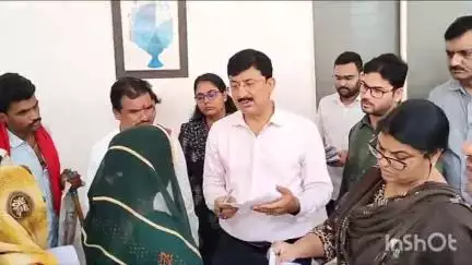 गुना नगर: कलेक्टर ने बदली जनसुनवाई की तस्वीर, तकनीक और पारदर्शिता से 263 लोगों की शिकायतों का समाधान