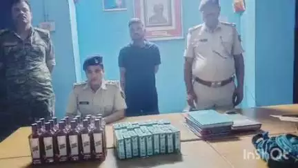 बारुन: केशव मार्केट भुइयां टोली से शराब के साथ धंधेबाज़ को पुलिस ने किया गिरफ्तार, भेजा जेल