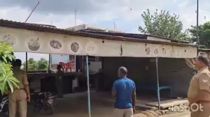 हर्रैया: तहसील क्षेत्र में पुलिस ने हाईवे किनारे मीट की दुकानों और ढाबों से हटवाए मीट व नॉनवेज के बैनर, दी कड़ी चेतावनी
