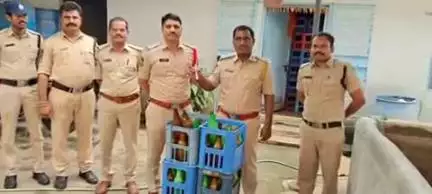 పటాన్​​చెరు: గుమ్మడిదల మున్సిపాలిటీలోని 17 కల్లు దుకాణాలపై ఎక్సైజ్ శాఖ అధికారుల దాడులు