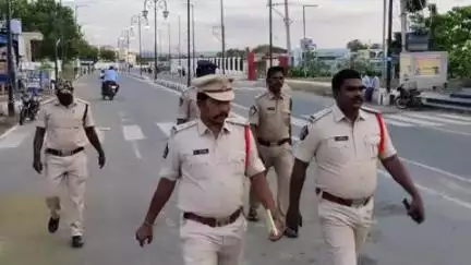 పులివెందుల: సింహాద్రిపురంలో మత్తు పదార్థాలపై స్పెషల్ డ్రైవ్ నిర్వహించిన పోలీసులు