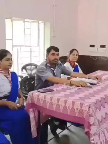 अलवर: नजर बगीची में प्रशिक्षण ले रहीं बीएसटीसी की छात्राएं, स्काउट गाइड के नियमों की मिलेगी ट्रेनिंग