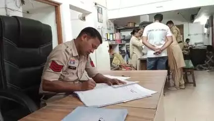 कांकेर: मोहपुर में ट्रैक्टर से दबने के कारण गंभीर चोट आई, जिसके चलते हुई मौत, चालक के खिलाफ दर्ज हुआ अपराध