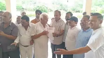 अशोक नगर: गिरनार पर्वत पर जैन श्रद्धालुओं को पूजा करने से रोकने के मामले में जैन समाज ने कलेक्ट्रेट में दिया ज्ञापन