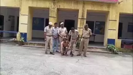 झाडोल: झाड़ोल पुलिस ने 8 माह से फरार मोटरसाइकिल और मोबाइल लूट के शातिर आरोपी को किया गिरफ्तार