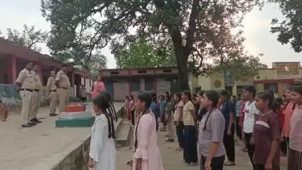 विजयराघवगढ़: कस्तूरबा गांधी बालिका छात्रावास में विजयराघवगढ़ पुलिस ने चलाया नशा मुक्ति अभियान, बताए नशे के दुष्परिणाम