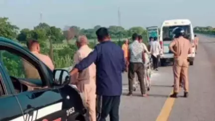फतेहाबाद: आगरा लखनऊ एक्सप्रेसवे के 7वें माइलस्टोन पर डिवाइडर से टकराई बाइक, एक बाइक सवार की मौत, दूसरा गंभीर घायल