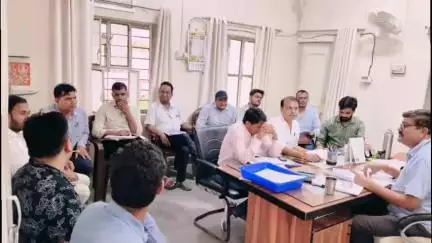 टांटोटी: बिजली विभाग के अधिशाषी अभियंता कार्यालय केकड़ी में बिजली विभाग की समीक्षा बैठक सम्पन्न, दिए सख्त निर्देश
