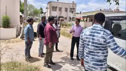 పూతలపట్టు: దిగుమగం గ్రామానికి నాలుగు సెంట్ల సెటిల్మెంట్ భూమి అప్పగించిన మాజీ మంత్రి కుమార్తె రమాదేవి