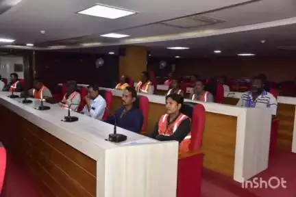 જૂનાગઢ: મનપા દ્વારા ગટર સફાઈ કામદારો અને છૂટક કામદારોનું પ્રોફાઇલિંગ કેમ્પ અને શિબિર તથા સેફટી કીટ વિતરણ કાર્યક્રમ યોજાયો