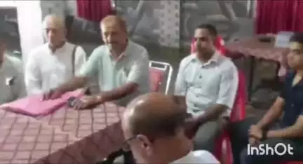 फतेहपुर: HP पौंग बांध विस्थापित समिति के पदाधिकारियों की बैठक राजा का तालाब में हुई संपन्न, ठगों के झांसे में न आने की अपील