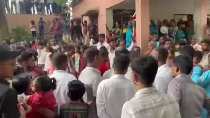 बिथान: कांकर घाट बिसहर स्थान पर 50 से अधिक गांवों के हज़ारों श्रद्धालुओं ने की पूजा-अर्चना