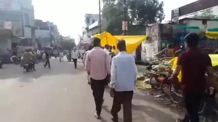 ब्यावरा: ब्यावरा नगर पालिका सीएमओ ने यातायात व्यवस्था के लिए सड़क पर हाथ ठेला लगाने वालों पर की कार्रवाई