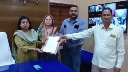 बड़वाह: कस्बा पंचायत की सरपंच सचिव ने पूर्व सरपंच सचिव के कार्यकाल में हुए लाखों के फर्जी भुगतान की जांच की मांग की