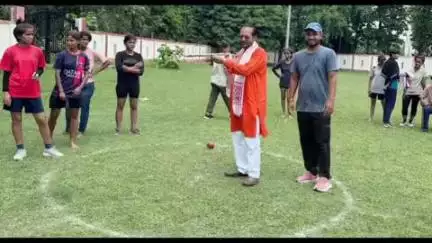 बलरामपुर: जिला खेल कार्यालय द्वारा विभिन्न खेल प्रतियोगिताओं का आयोजन, विजयी प्रतिभागियों को किया गया पुरस्कृत