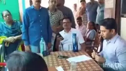इटारसी: नगर पालिका परिषद कार्यालय में जनसुनवाई आयोजित, एसडीएम ने अधिकारियों को शिकायतों के निवारण के निर्देश दिए