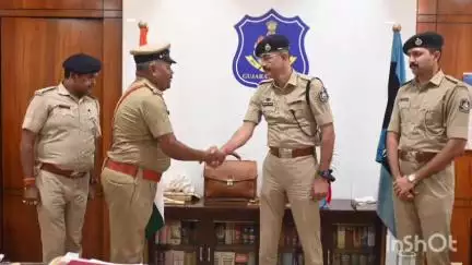 જૂનાગઢ: જિલ્લામાં પોલીસમાં ફરજ બજાવતા 24 હેડ કોન્સ્ટેબલની ASI તરીકે બઢતી એસપી કચેરી ખાતે પાઈપિંગ સેરેમની યોજાઈ