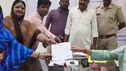 पचपहाड़: भवानीमंडी में पार्षदों और वार्डवासियों ने अतिक्रमण मुक्त सड़क निर्माण की मांग को लेकर सौंपा ज्ञापन