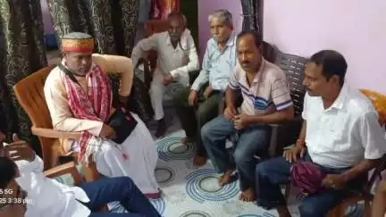 बाघमारा/कतरास: बाघमारा के विधायक जन समस्याएँ सुनने महुदा पहुंचे, लोगों की समस्याएँ सुनीं