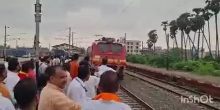 फतुहा: श्रावणी मेला के लिए फतुहा में पटना-धनबाद इंटरसिटी एक्सप्रेस का ठहराव शुरू, यात्रियों में खुशी