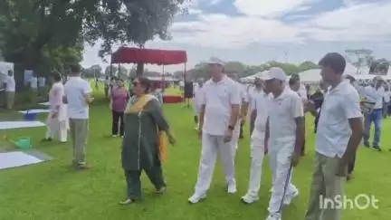 किशनगंज: जिले के बीएसएफ कैंप परिसर में वृक्षारोपण कार्यक्रम का हुआ आयोजन