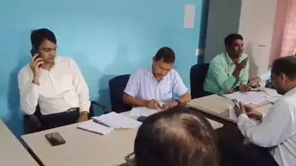सासाराम: रोहतास में बैंकों के साथ बैठक आयोजित, उद्योग केंद्र ने दिए निर्देश