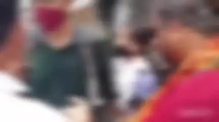 शाहजहांपुर: शाहजहांपुर में हिंदूवादी संगठन ने छात्र-छात्रा को बातचीत करते देख किया हंगामा, वीडियो हुआ वायरल