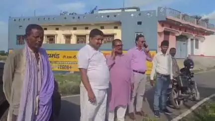 पुपरी: चोरौत प्रखंड: BDO अमित कुमार अमन ने जल संकट को देखते हुए विभिन्न पंचायतों में नल जल व्यवस्था का किया निरीक्षण