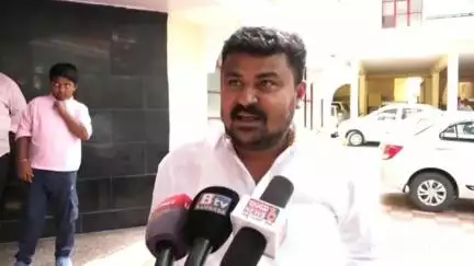 ಕೋಲಾರ: ಸಿಎಂ ಕಾಲಿಗೆ ಬಿದ್ದರೆ ಅನುದಾನ ಸಿಗುತ್ತೆ ಅನ್ನುದಾದರೆ ಅಭಿವೃದ್ಧಿಗಾಗಿ ಸಿಎಂ  ಕಾಲಿಗೆ ಬೀಳಲು ಸಿದ್ದ:ನಗರದಲ್ಲಿ ಶಾಸಕ ಸಮೃದ್ದಿ  ಮಂಜುನಾಥ್
