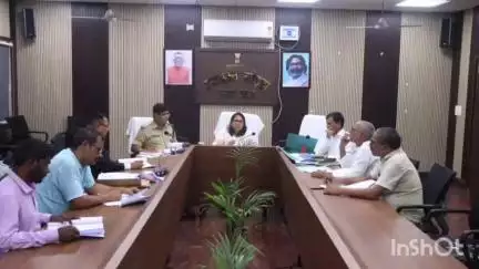 गोड्डा: गोड्डा में उपायुक्त की अध्यक्षता में जिला स्तरीय अनुसूचित जाति एवं जनजाति अत्याचार निवारण समिति की बैठक
