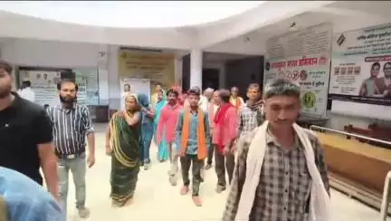 सिंगरौली: ग्राम पंचायत से मजदूरों का नहीं हुआ भुगतान, ग्रामीणों ने सचिव पर लगाया आरोप, कलेक्टर से की शिकायत #Jan samasya
