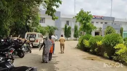 खलीलाबाद: ग्राम मीरापुर की युवती ने क्रॉस मुकदमा लिखवाने के लिए पुलिस अधीक्षक कार्यालय में की शिकायत