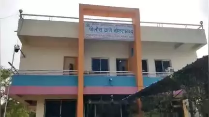 साखरपुडा उरकून निघालेल्या वाहनावर घाटात कोयता तलवारीने हल्ला,चिमुकला गंभीर जखमी,वधूला कारने पळवले