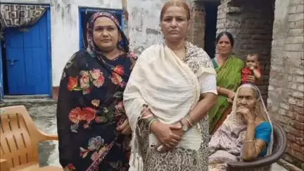बेलागंज: रौना गांव में चोरी की खबर मिलते ही विधायक मनोरमा देवी पहुंची, पीड़ित परिवार से मुलाकात की