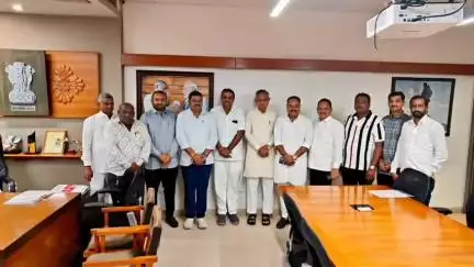 તળાજા: તળાજા વિધાનસભાના પ્રશ્નોને લઈ ગાંધીનગર સચિવાલય ખાતે મંત્રીશ્રીઓ સાથે ભાજપ પ્રતિનિધિમંડળની મુલાકાત