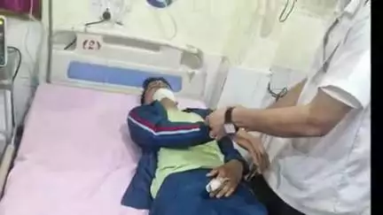 पिथौरागढ़: थल के समीप हुई भीषण सड़क दुर्घटना में 6 घायलों को एंबुलेंस से जिला अस्पताल लाया गया, हादसे में 8 लोगों की मौत हो गई