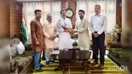 भवारना: विधायक विपिन सिंह परमार ने अनुराग ठाकुर से उनके निवास स्थान पर जाकर की मुलाकात