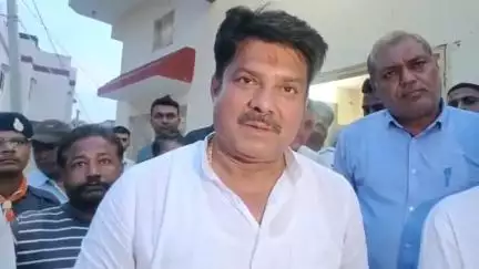 नवलगढ़: सूचना केंद्र भवन के अधिग्रहण मामले में पत्रकारों के समर्थन में आए पूर्व मंत्री डॉ. राजकुमार शर्मा