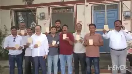अनूपपुर: श्रमजीवी पत्रकार संघ के सदस्यों ने अनूपपुर में मुख्यमंत्री के नाम पोस्टकार्ड लिखा