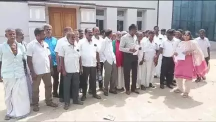 திருச்சி: கோவில் சொத்துகளை கையாடல் செய்த நிர்வாகி மீது நடவடிக்கை எடுக்க வேண்டும் -சுப்ரமணியபுரம் பகுதியில் SP அலுவலகத்தில் புகார் மனு