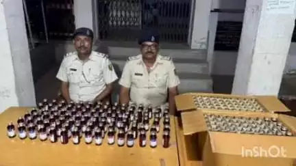 सत्तर कटैया: बिहरा पुलिस ने पटोरी गांव से प्रतिबंधित 300 बोतल कोरेक्स बरामद की, आगे की कार्रवाई जारी