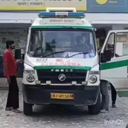 आहोर: पहाड़पुरा गांव में सड़क हादसे में टैक्सी को पीछे से टक्कर, एक महिला की मौत और दो लोग घायल