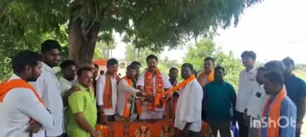 మహదేవ్​పూర్: మహ ముత్తారం మండలంలో పలువురు బిజెపి పార్టీలో చేరిక