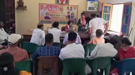 ସଦର: ଭବାନୀପାଟଣା ସ୍ଥିତ ସାଂସଦ ମାଳବିକା ଦେବୀଙ୍କ ବାସଭବନରେ ଥିବା କାର୍ଯ୍ୟାଳୟ ରେ ଜଣଶୁଣାଣି ଶିବିର