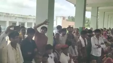 कोटड़ी: हजारों समर्थकों के साथ कोटडी श्याम दरबार पहुंचे विधायक मीणा, पत्नी संग लगाई धोक#Jan samasya
