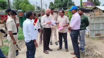उदाकिशुनगंज: उदाकिशुनगंज अनुमंडल मुख्यालय पहुंचे मधेपुरा के जिलाधिकारी तरनजोत सिंह, मतदाता सूची पुनरीक्षण कार्य का लिया जायजा