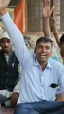 मेजा: बिजली कटौती से परेशान ग्रामीणों और किसान यूनियन के कार्यकर्ताओं ने कौंधियारा पावर हाउस का किया घेराव