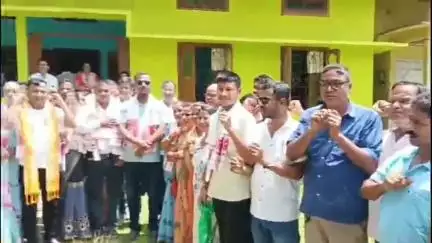 ঘগ্ৰাপাৰ ভাগ: নলবাৰী ঘগ্ৰাপাৰত ঘগ্রাপাৰ আঞ্চলিক পঞ্চায়তৰ সভাপতি হিচাপে অৰবিন্দ বৰ্মন আৰু উপ-সভাপতি লতিকা ৰাজবংশী বৰ্মন বাচনি