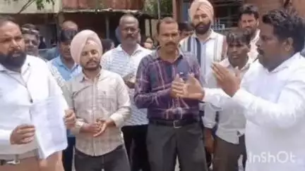 अम्बाला: अंबाला: क्लर्क निलंबन पर धरना जारी, यूनियन ने दिया राइट टू सर्विस एक्ट का हवाला, मंत्री विज के आदेश पर कार्रवाई