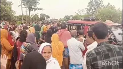 पोड़ैयाहाट: मुर्गाबनी गांव: पत्नी ने प्रेमी जीजा संग मिलकर पति का गला दबाकर किया कत्ल, पूछताछ जारी